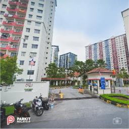 Vista Pinggiran Apartment