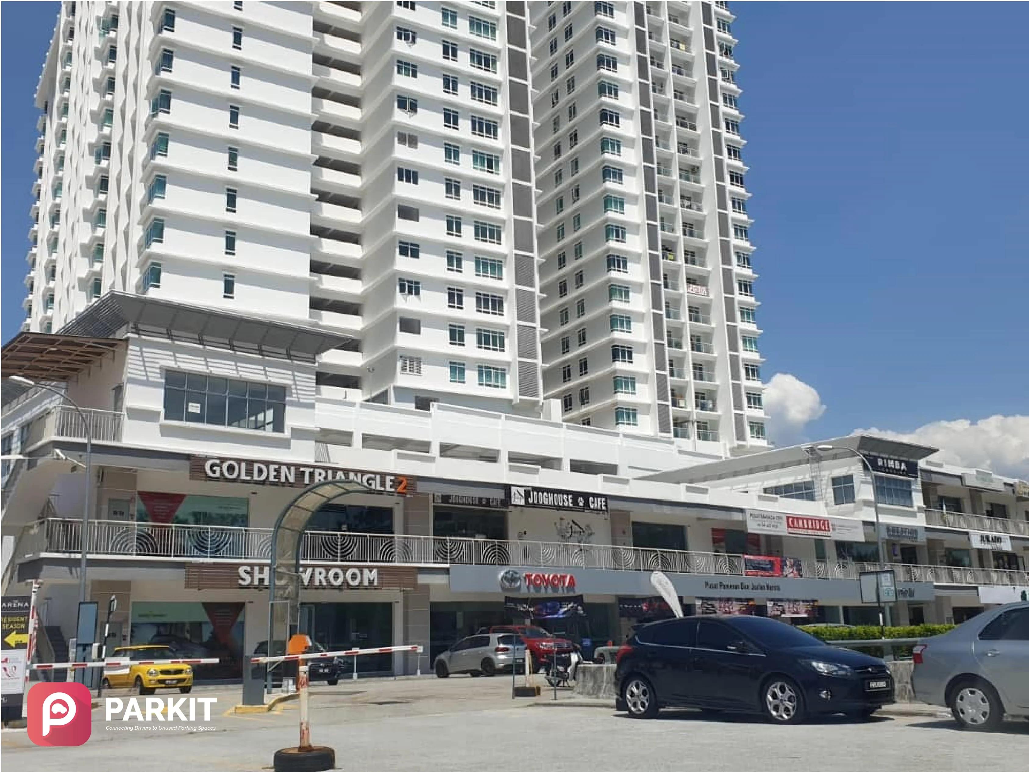 The Arena Residency / Arena Curve