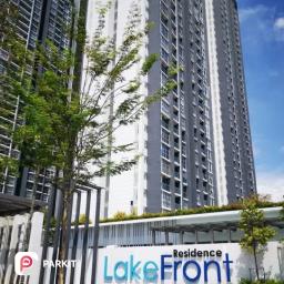 Lakefront Residence